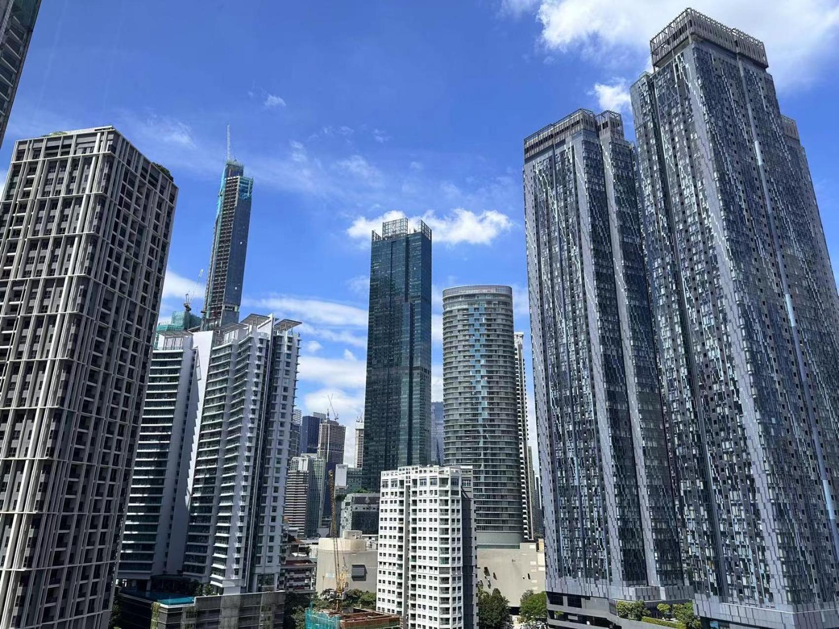 Апартаменты Borderless Swimming Pool - Invincible Twin Towers View - Free Wifi Kampong Gombak Utara Экстерьер фото